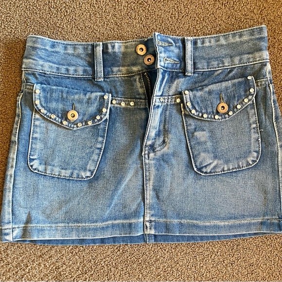 Embellished jean miniskirt 🐳 - Picture 3 of 5